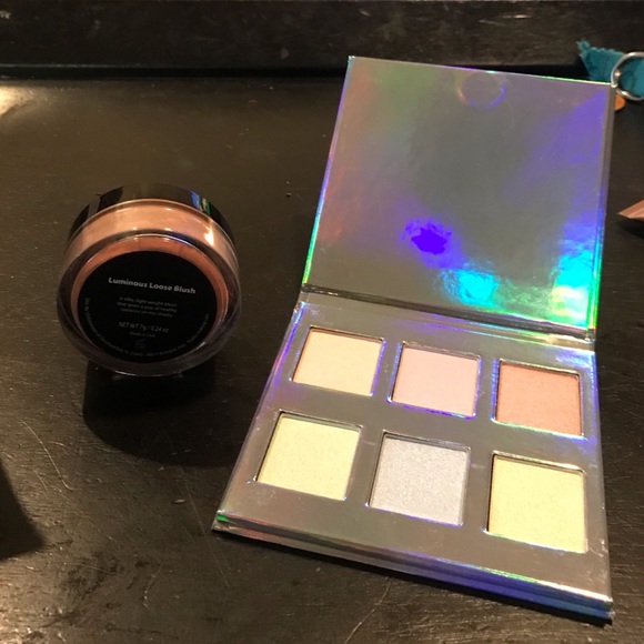 Naked Cosmetics Highlighter & StudioMakeup Blush - Picture 1 of 4